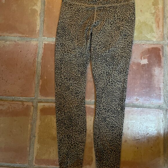 Fabletics Define PowerHold® High-Waisted Legging Medium - Picture 2 of 3